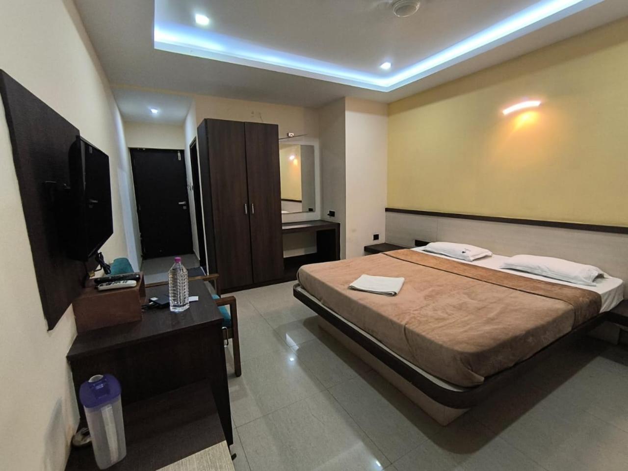 Hotel Pbs Grand Hospet Exterior photo